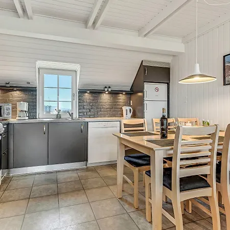 Lovely Renovated Near The Sea Sj643 *